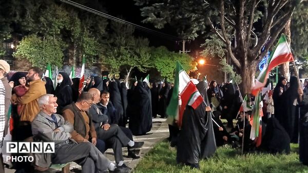 شصت‌وهشتمین شور وطن‌دوستی تویسرکانی‌ها در کفِ خیابان