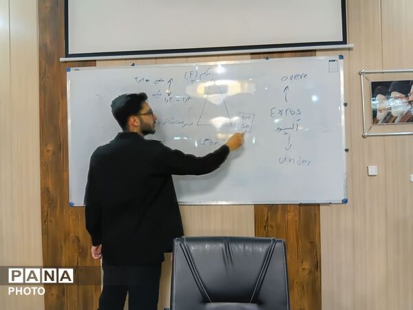 جلسه توجیهی و آموزشی دانش‌آموزان خبرنگار پانا اعزامی  استان البرز به مراسم وداع و تشییع قائد امت 