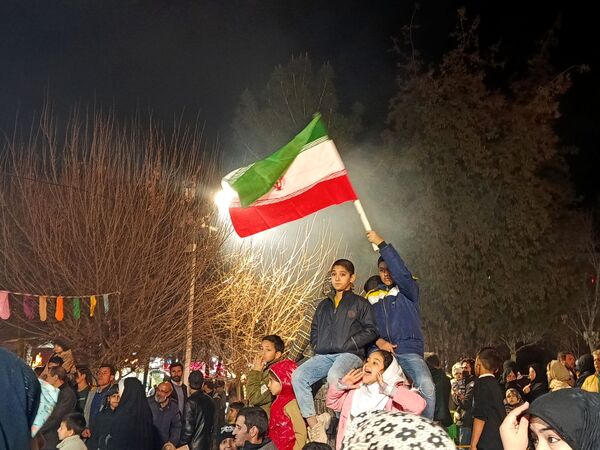 گلبانک الله اکبر در پارک‌کودک خیابان امام شهرستان کاشمر 