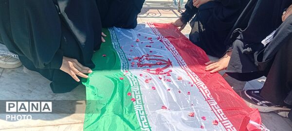 تجدید بیعت بانوان روستای سنگان با آرمان‌های شهدا