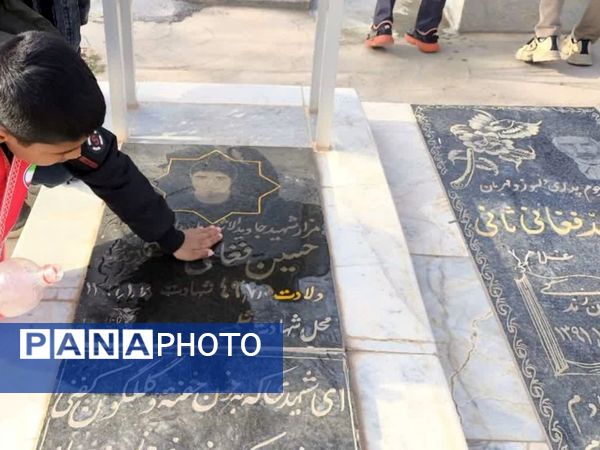 غبار روبی و تجدید بیعت با شهدا به مناسبت هفته معلم در فدافن