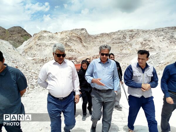 بازدید فرماندار کاشمر از معدن کائولن 