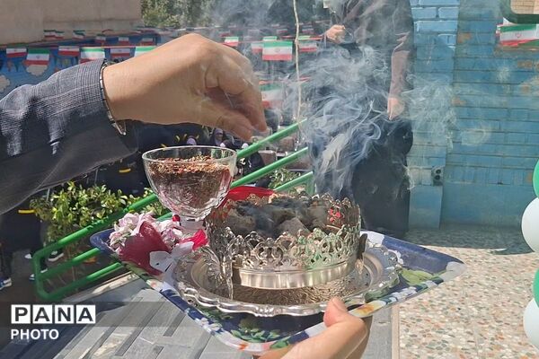 نگاهی به جشن پرشور جوانه‌ها در مدرسه بشارت