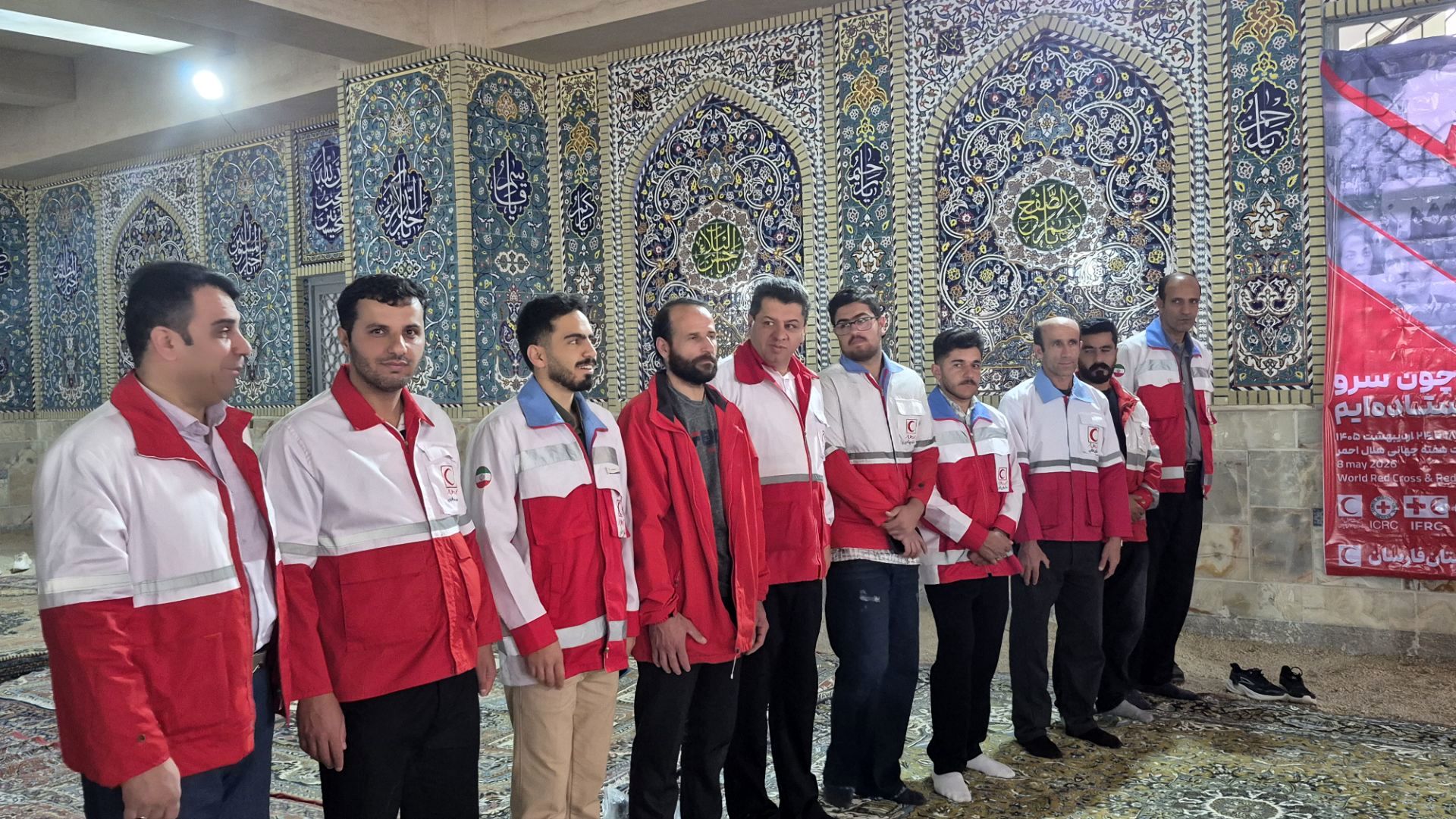 هلالی از آرامش میان موج‌های نیایش