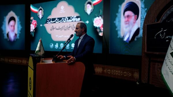 همایش زیست عفیفانه با موضوع عفت و حجاب در تالار ایوان‌ری
