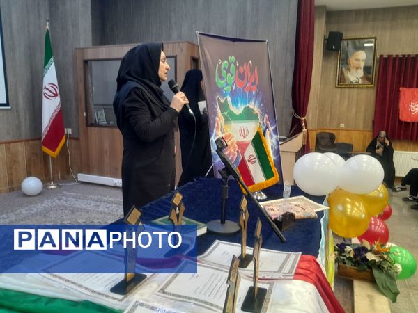  جشن دهه فجر در دبیرستان مصلی نژاد حضرت زهرا 