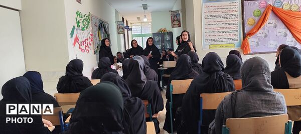 جلسه انجمن اولیا و مربیان در مدرسه سبحان و مائده شلیل
