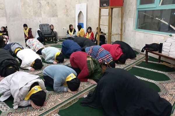افتتاحیه بخش دوم اردوی تمشک با حضور دانش‌آموزان دختر در اردوگاه شهید محمد منتظری شهریار