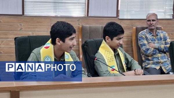 نشست صمیمی اعضای مجلس دانش‌آموزی و خبرنگاران پانا با معاون تربیت‌بدنی و سلامت آموزش و پرورش قم