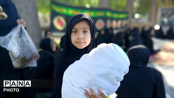 تجلی مظلومیت در آغوش مادران