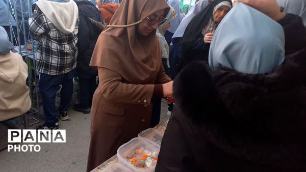 نمایشگاه بازارچه کسب و کار دانش‌آموزی در مدرسه شهید رجایی