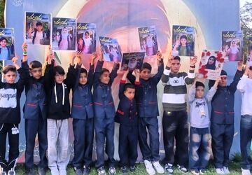 دانش‌آموزان همدان به یاد شهدای میناب گرد هم آمدند