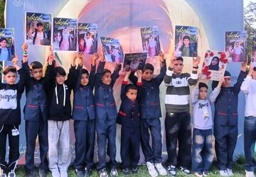 دانش‌آموزان همدان به یاد شهدای میناب گرد هم آمدند