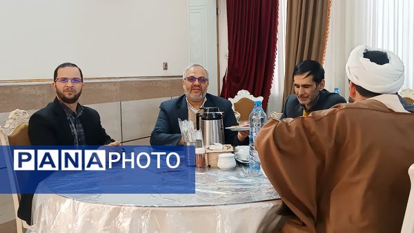 مراسم تجلیل و تقدیر از مربیان بخش پرورشی و تربیتی آموزش و پرورش نیشابور 