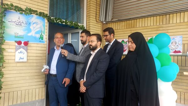 طنین انداز شدن زنگ نماز در دبستان لطیفه 