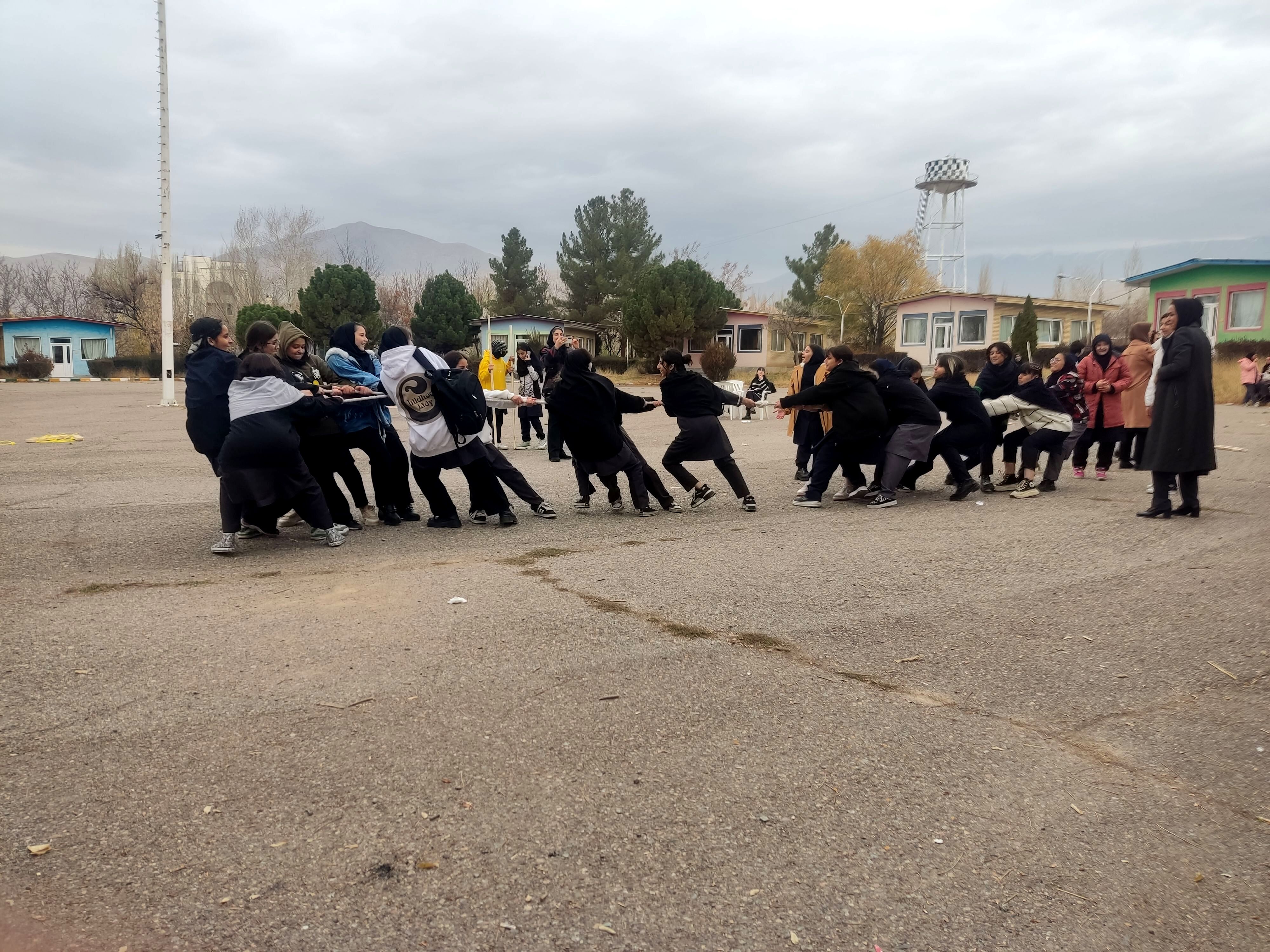 اعزام دانش‌آموزان پردیس به اردوی تمشک
