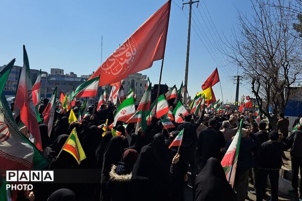 گردهمایی پرشور مردم وفادار و انقلابی چهاردانگه در دفاع از میهن و آرمان های انقلاب