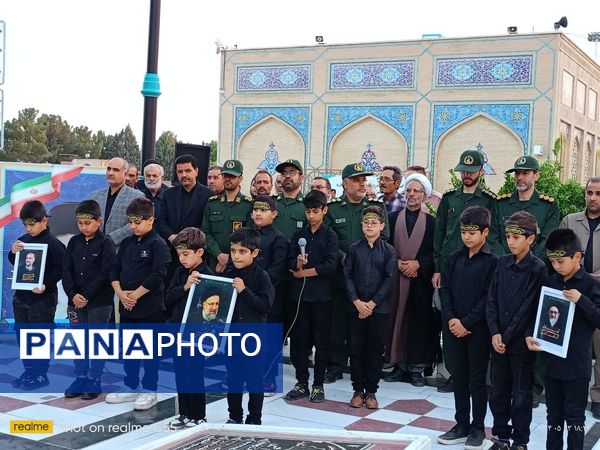 عطر افشانی گلزار شهدا و مراسم یادبود شهدای خدمت