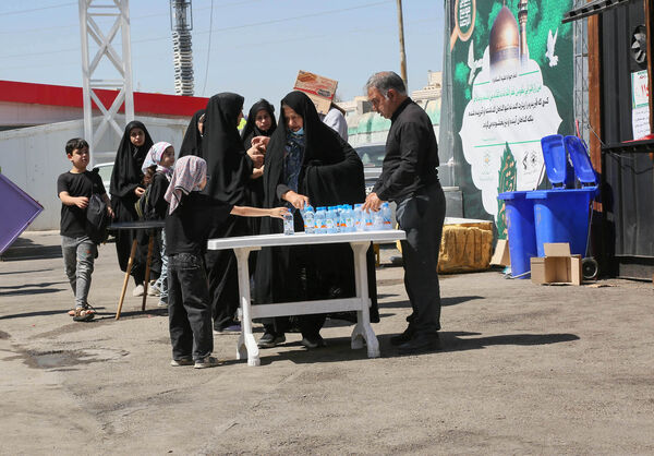 خدمت‌رسانی در موکب پایگاه بسیج شهید اکبرپور مشهد