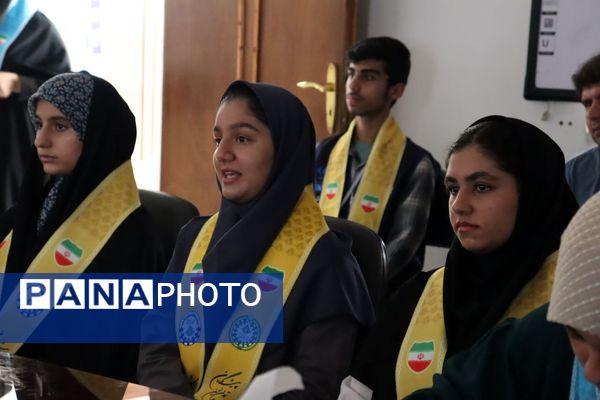 دیدار نماینده مردم ساری و میاندرود در مجلس شورای اسلامی با دانش‌آموزان مازندران