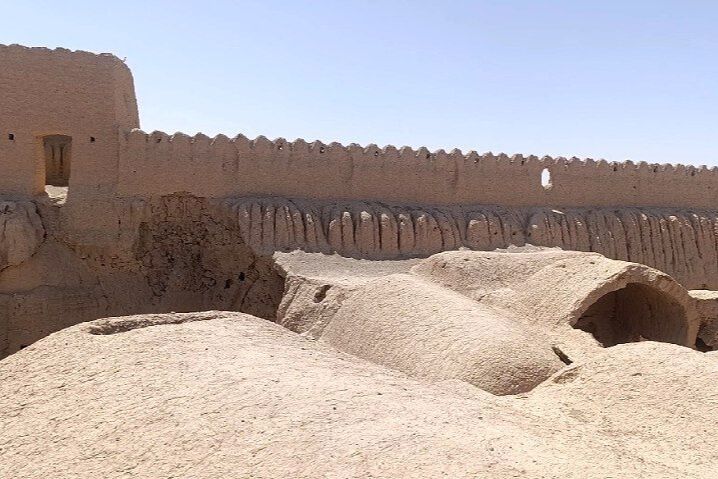 سفری به دل «قلعه قورتان» در شهرستان ورزنه