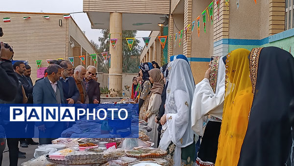 جشنواره لباس و غذاهای محلی در شهر قنوات 