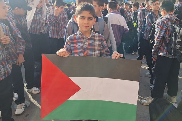 دانش آموزان شیرازی جنایات اسرائیل را محکوم کردند