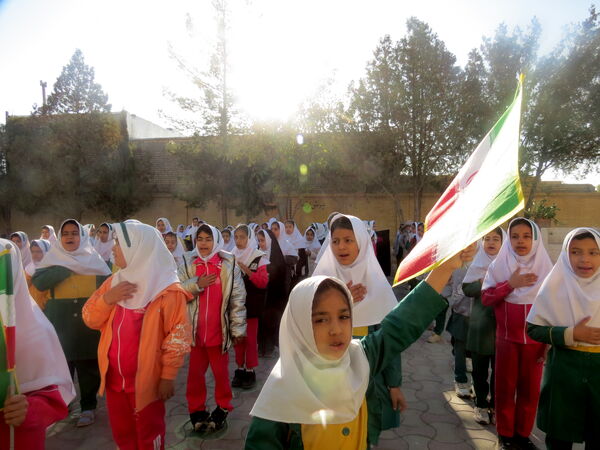 صبحگاهی شاد و پرنشاط در مدارس خاتم