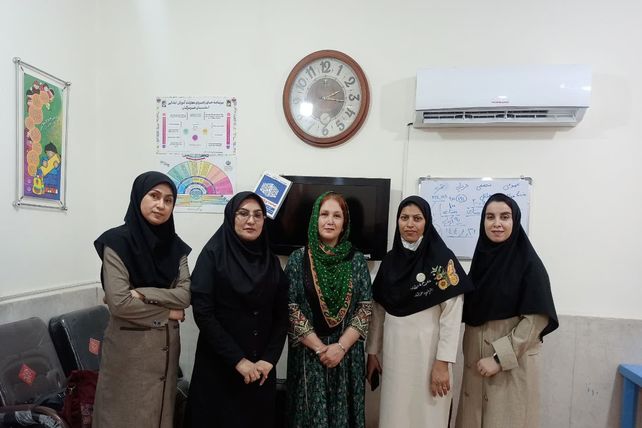 جشن و سرور با نمایش عروسکی و مسابقه در مدرسه شهید ابراهیم تنیده 