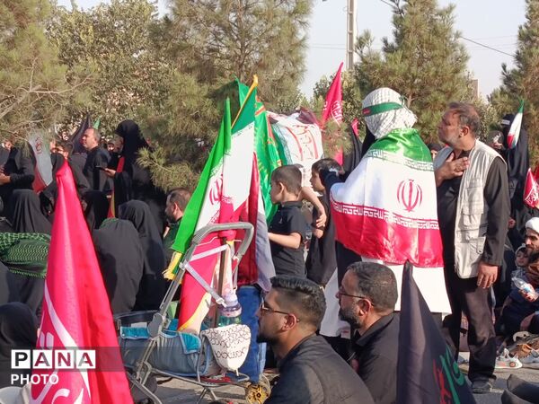 تلاقی دریای سرخ و سیاه مردم در حماسه وداع با قائد امت