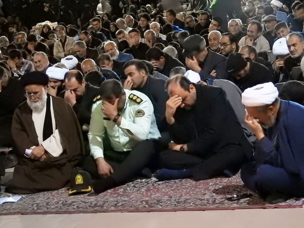 اجتماع بزرگ عزاداران شهدای خدمت در گلزار شهدای نیشابور