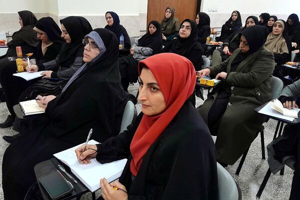 همایش فصلی مدیران مدارس فشافویه با تأکید بر قانون مداری، ارتقای کیفیت آموزشی و سلامت دانش آموزان 
