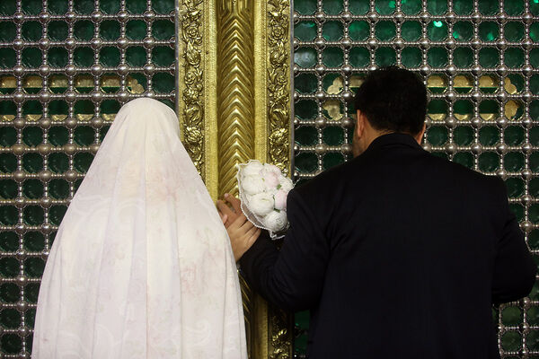 جشن ازدواج ۷۳۰ زوج دانشجوی در حرم حضرت معصومه(س)