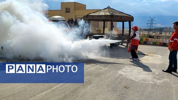 مراسم گرامیداشت هفته پدافند غیرعامل در دبیرستان عشایری شبانه‌روزی نسیبه