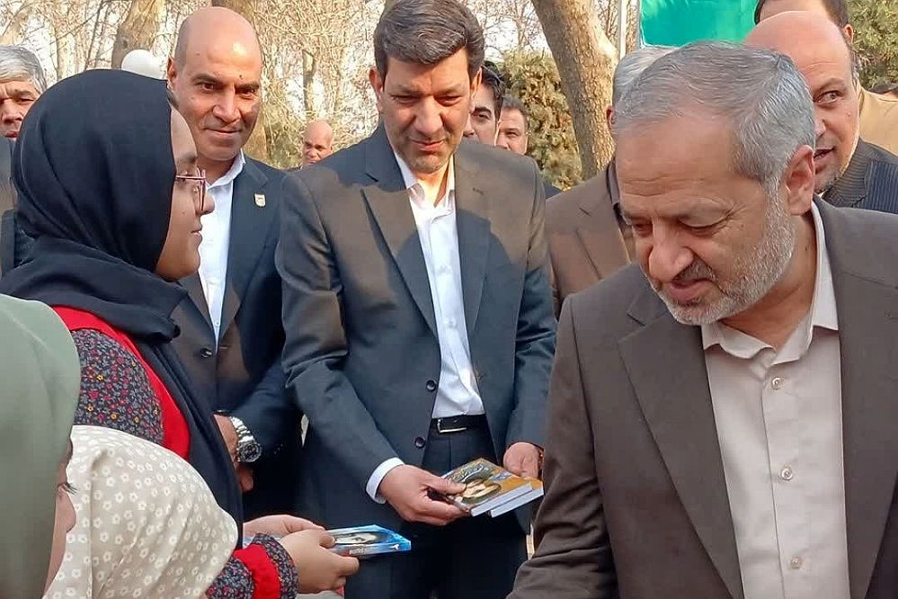 آیین بدرقه کاروان ورزشی دانش‌آموزی مسابقات جهانی صربستان به میزبانی آموزش‌و‌پرورش ناحیه دو شهرری 