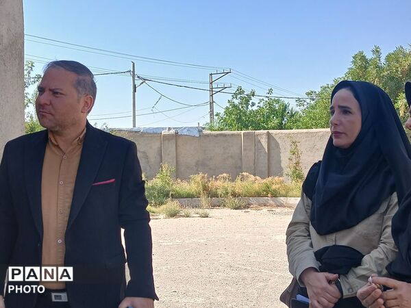 بازدید کارشناسان استانی از روند اجرایی پروژه مهر شهرستان درگزین 