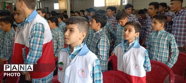 نواخته شدن آیین زنگ مهر و مقاومت  در دبیرستان پسرانه شاهد فاضل فلاورجان