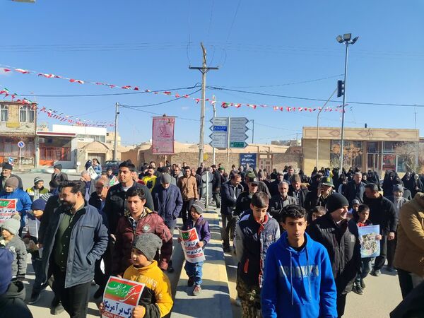 حضور پرشور مردم انقلابی شهر حسن آباد جرقویه علیا در راهپیمایی یوم الله ۲۲ بهمن