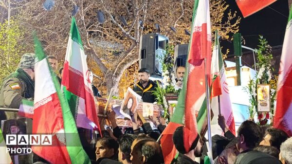 تجمع گسترده مردمی در مسجد جامع نیشابور و تشییع دو شهید جنگ رمضان