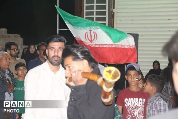 بیعت فرهنگیان و دانش‌آموزان شهرستان فهرج با رهبر جدیدشان