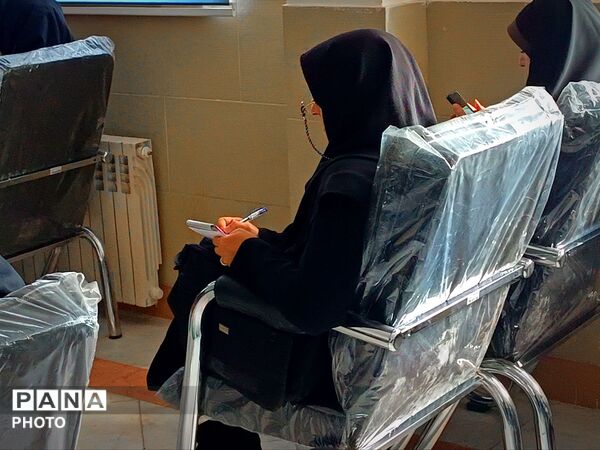 کارگاه استانی آموزشی پیشگیری از خودکشی دانش آموزان در ناحیه پنج مشهد