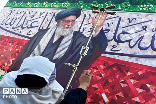 وداع آحاد مردم ایران با رهبر شهید در مصلی تهران