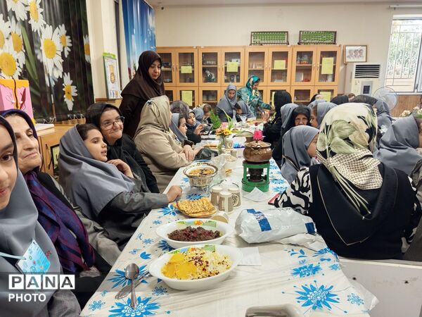  طعم غذای سنتی مادر بزرگ ها ، زیر سقف دبستان مصلی نژادحضرت زینب (س)