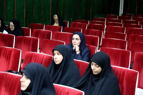 دیدار مدیرکل مدارس غیر دولتی وزارت آموزش و پرورش با مسئولان مدارس غیر دولتی استان یزد