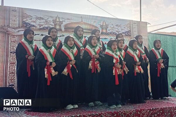 قدم های جامانده از ارض طوس، در مسیر حرم حضرت جعفربن موسی الکاظم (ع)