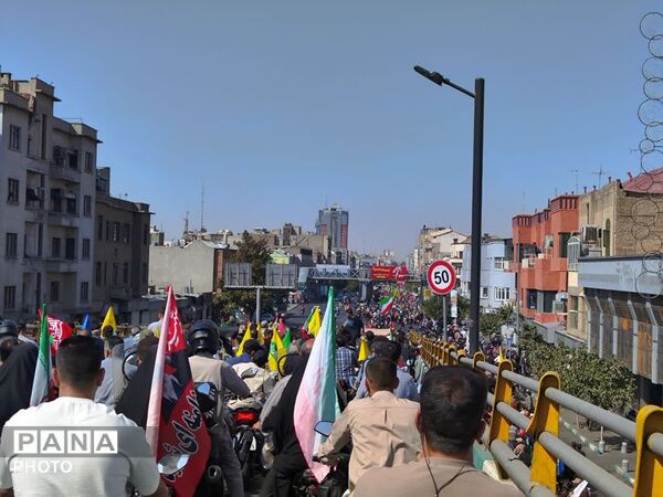 رزمایش اقتدار موتورسواران جان‌فدا در تهران
