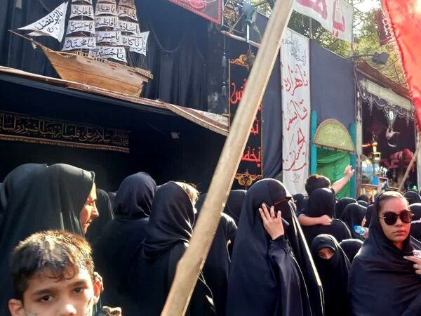 اجتماع عظیم عاشقان حسینی در مراسم خیمه سوزان