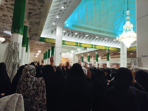 اجتماع دختران دانشجو در حرم مطهر حضرت معصومه (س) به مناسبت روز دختر  