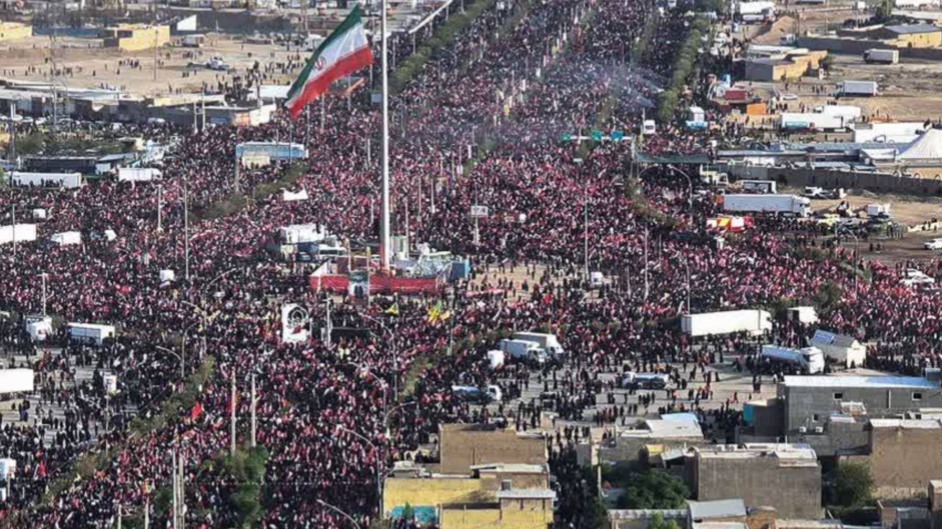شکوه ایثار در قم؛ پیکر شهید ایران بر دستان ملت تشییع شد