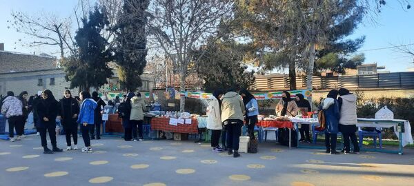 برپایی بازارچه هنرهای دستی در هنرستان ثمین